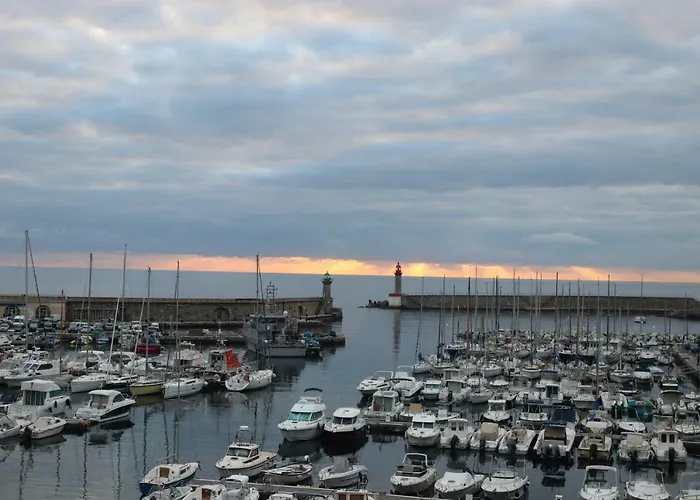 Tres Bel Vieux Port De Apartment