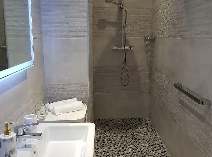 Tres Bel Vieux Port De * Bastia (Corsica)